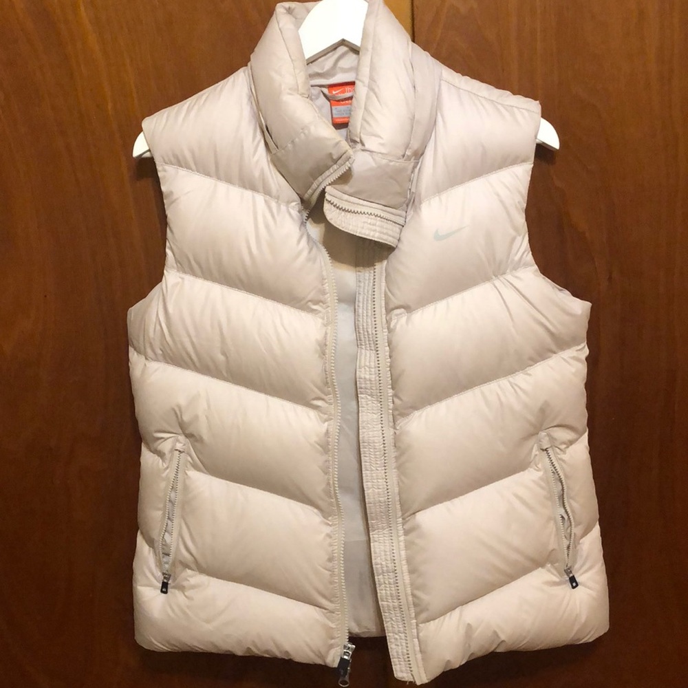 Cream Nike vest size M